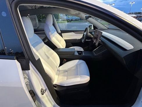 Used 2026 Tesla Model Y AWD image 29