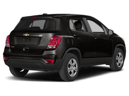 Used 2019 Chevrolet Trax LT w/ LT Convenience Package AWD/4WD image 2