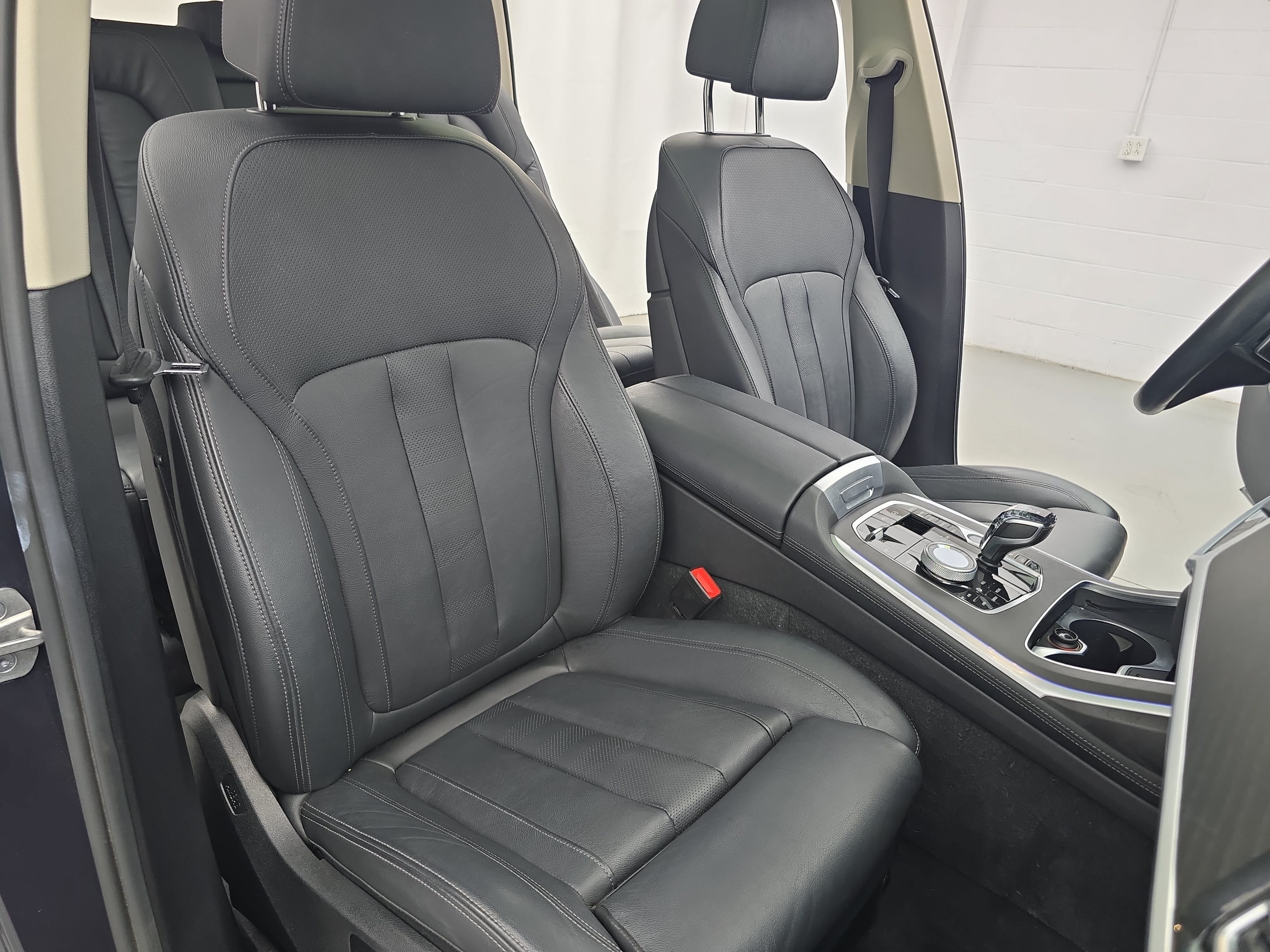 Used 2022 BMW X7 xDrive40i w/ Premium Package AWD/4WD image 12
