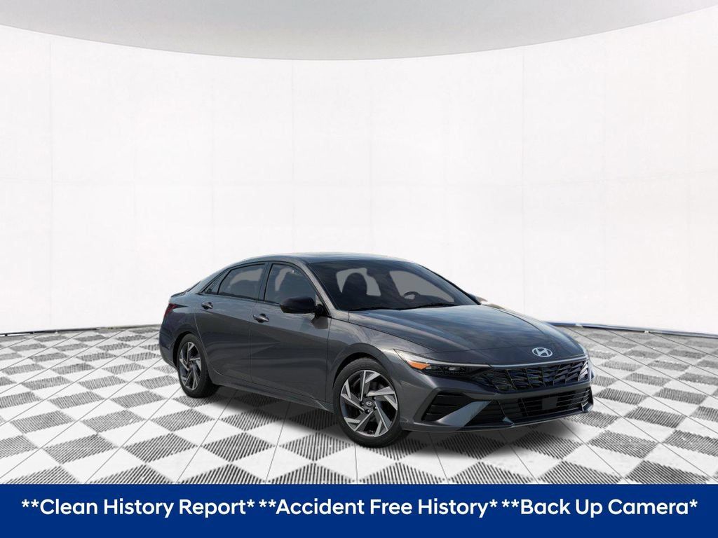 Used 2026 Hyundai Elantra SEL Sport Premium FWD image 2