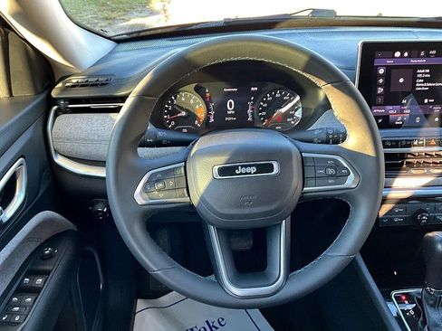 Used 2022 Jeep Compass Latitude image 29