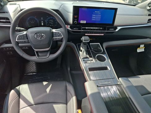 New 2026 Toyota Sienna Platinum AWD/4WD image 10