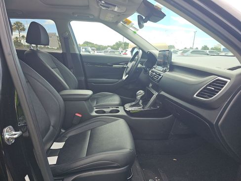 Used 2021 Kia Seltos SX w/ SX Sunroof Package AWD/4WD image 11
