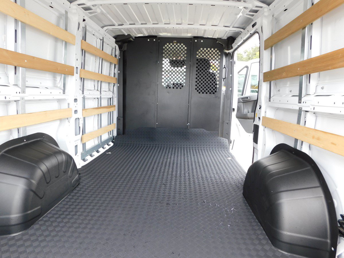 Used 2025 RAM ProMaster 2500 w/ U-Haul Equipment Group FWD image 29