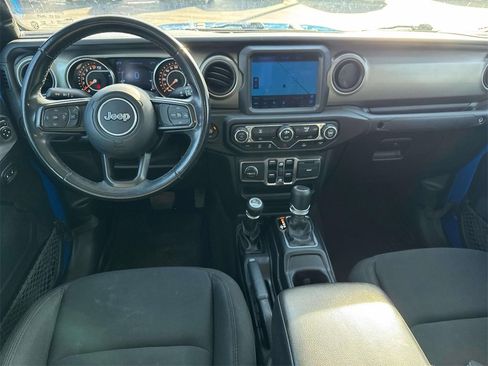 Used 2021 Jeep Gladiator Willys image 3