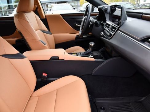 Certified 2025 Lexus ES 300h w/ Premium Package image 31