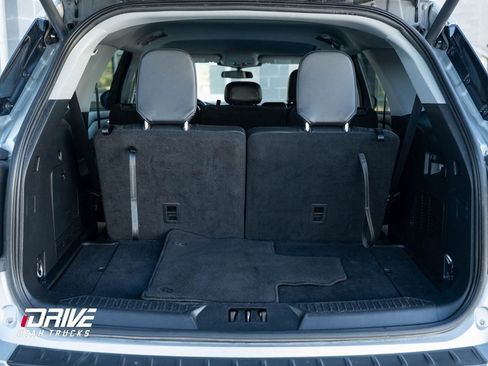 Used 2024 Ford Explorer XLT w/ Equipment Group 202A image 20