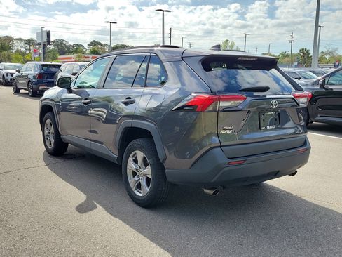 Used 2022 Toyota RAV4 XLE image 4