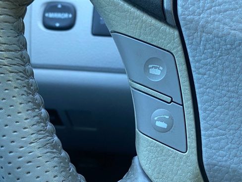 Used 2012 Toyota Avalon Limited FWD image 26