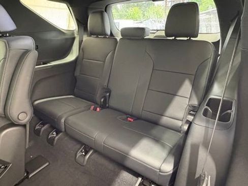 New 2026 Chevrolet Traverse LT w/ Driver Confidence Package AWD/4WD image 33