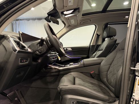New 2026 BMW X7 xDrive40i w/ Premium Package image 8