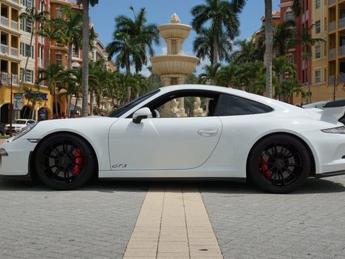 Used 2015 Porsche 911 GT3 RWD image 5