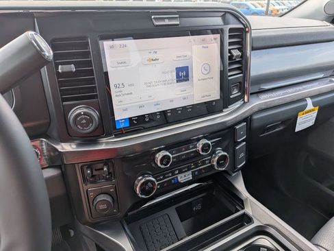 New 2026 Ford F250 Lariat w/ Black Appearance Package AWD/4WD image 13