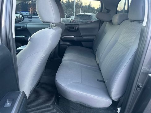 Used 2016 Toyota Tacoma SR5 image 8