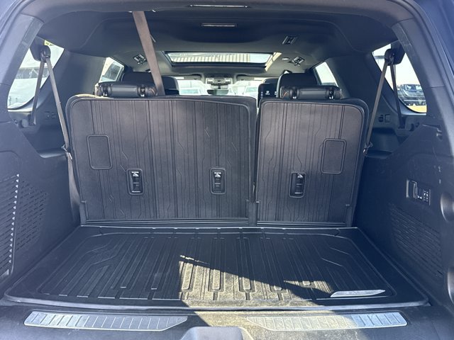 Used 2025 GMC Yukon XL AT4 w/ AT4 Premium Plus Package AWD/4WD image 6