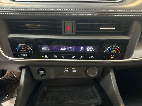 Certified 2024 Nissan Rogue SV image 17