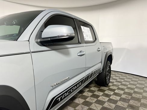 Used 2021 Toyota Tacoma TRD Off-Road image 13