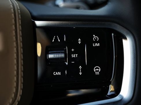 New 2025 Land Rover Range Rover Sport SE image 40