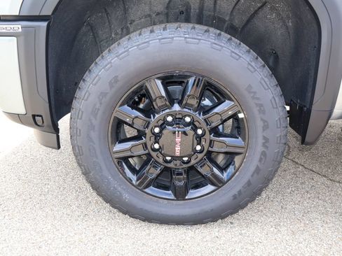 New 2026 GMC Sierra 2500 AT4 w/ AT4 Premium Plus Package AWD/4WD image 40