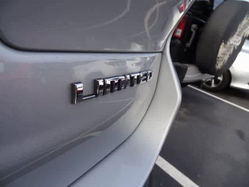 Used 2023 Jeep Grand Cherokee L Limited image 21