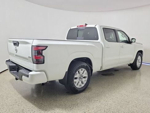 Used 2024 Nissan Frontier SV RWD image 5