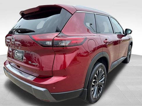 Used 2025 Nissan Rogue SL w/ Tech Package AWD/4WD image 6