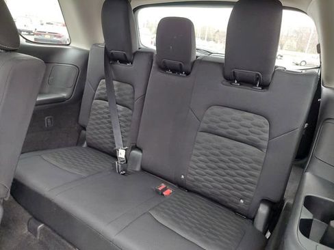 Used 2024 Nissan Pathfinder SV image 18