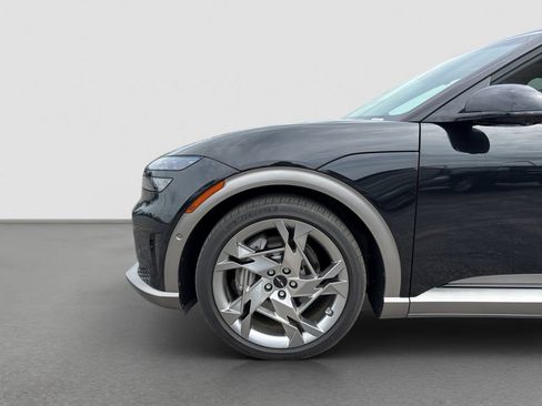 Used 2023 Genesis GV60 Performance AWD/4WD image 22