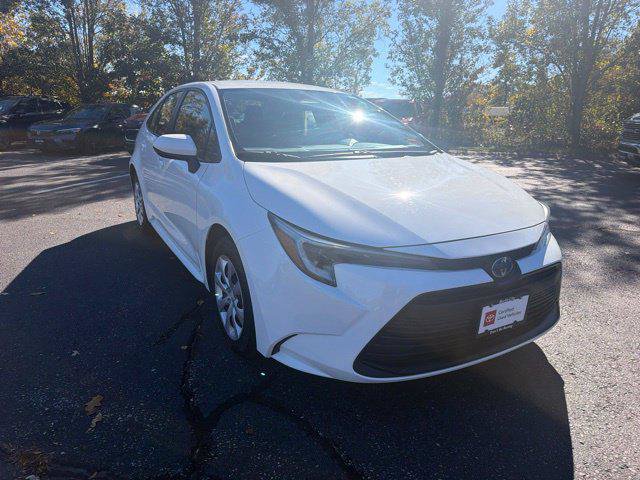 Certified 2025 Toyota Corolla LE FWD image 1