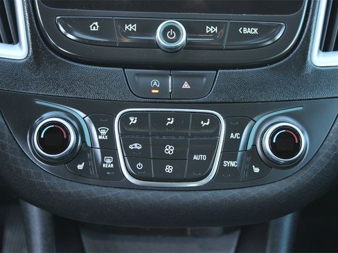 Used 2024 Chevrolet Malibu LT image 18