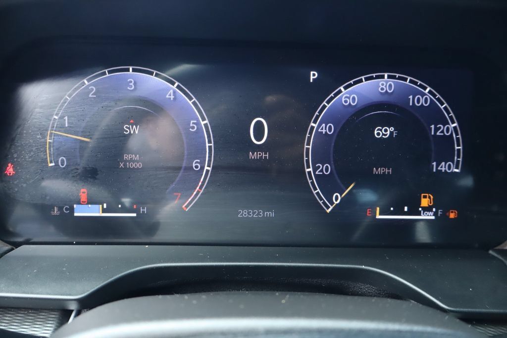 Used 2024 Jeep Grand Cherokee L Altitude RWD image 22
