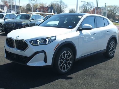 New 2026 BMW X2 xDrive28i w/ Technology Package AWD/4WD image 3