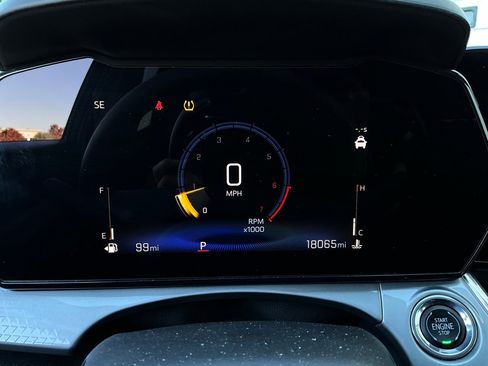 Used 2025 Chevrolet Trax LT image 36