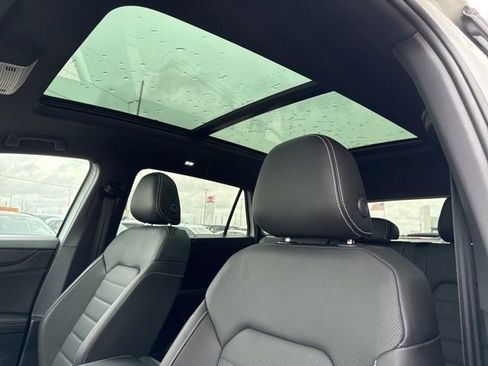 New 2026 Volkswagen Atlas Cross Sport SEL R-Line image 16