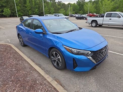 Used 2025 Nissan Sentra SV FWD image 1