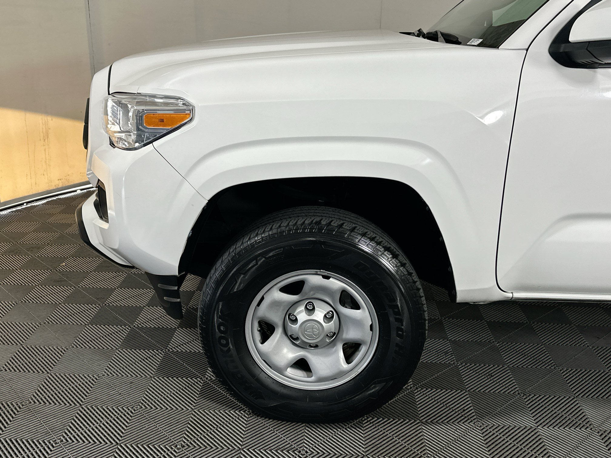 Certified 2023 Toyota Tacoma SR AWD/4WD image 11