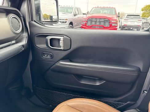 Used 2020 Jeep Gladiator Rubicon w/ Uconnect 4C Nav & Sound Group image 24