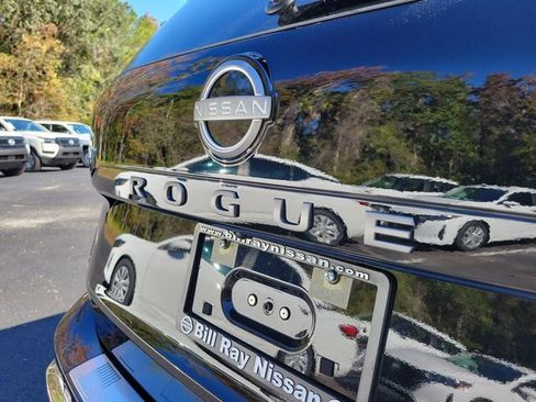 New 2026 Nissan Rogue Platinum image 8