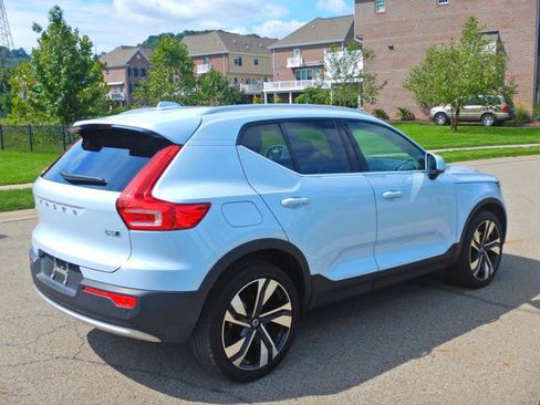 Used 2024 Volvo XC40 B5 Plus w/ Protection Package Premier AWD/4WD image 4