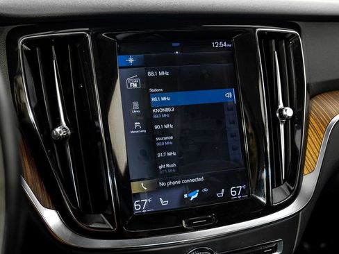 Used 2022 Volvo S60 B5 Inscription image 30