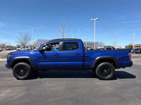 Used 2023 Toyota Tacoma TRD Off-Road w/ Advanced Technology Package image 23