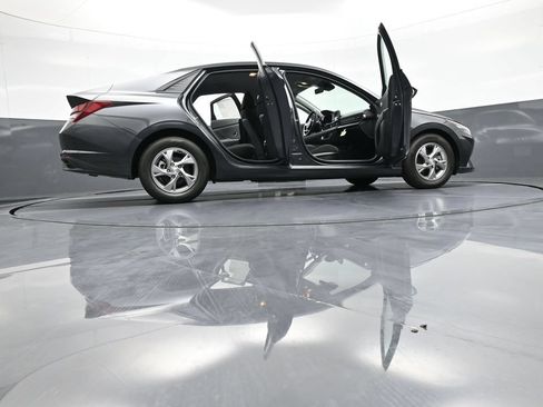 Certified 2021 Hyundai Elantra SE FWD image 47