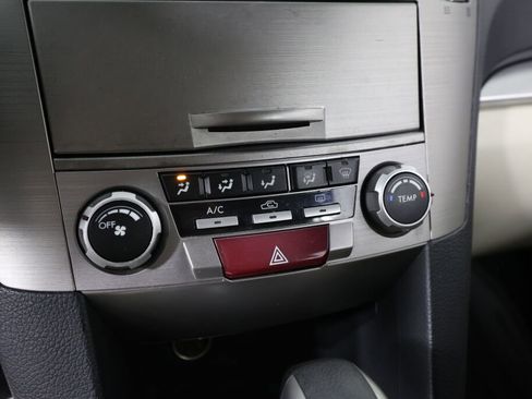 Used 2010 Subaru Outback 2.5i Premium image 37