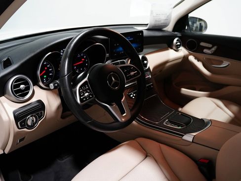 Used 2020 Mercedes-Benz GLC 300 4MATIC image 15