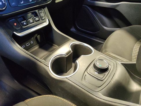 Used 2018 GMC Terrain SLE image 26