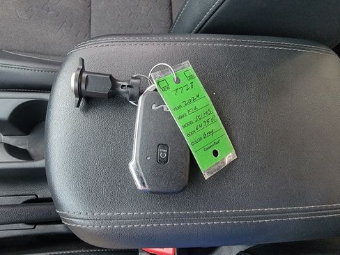 Used 2024 Kia Seltos S AWD/4WD image 29