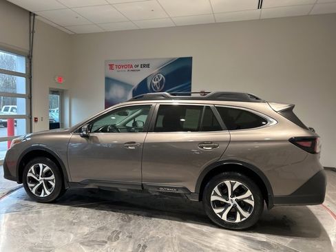 Used 2022 Subaru Outback Limited image 4