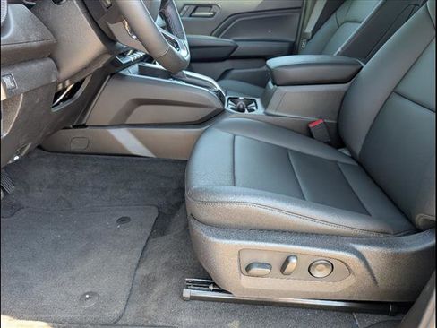 New 2025 Chevrolet Colorado Trail Boss w/ Off-Road Front Bumper Package image 10