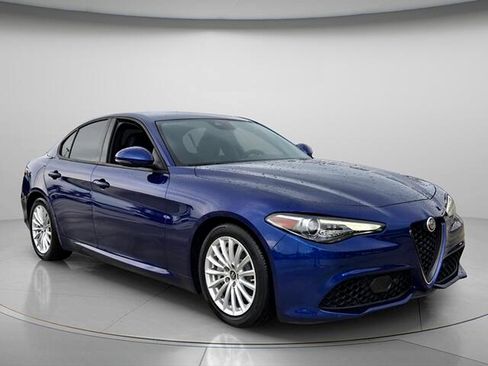 Used 2022 Alfa Romeo Giulia Sprint RWD image 9