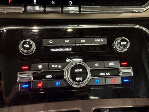 Used 2023 Lincoln Navigator Reserve AWD/4WD image 18
